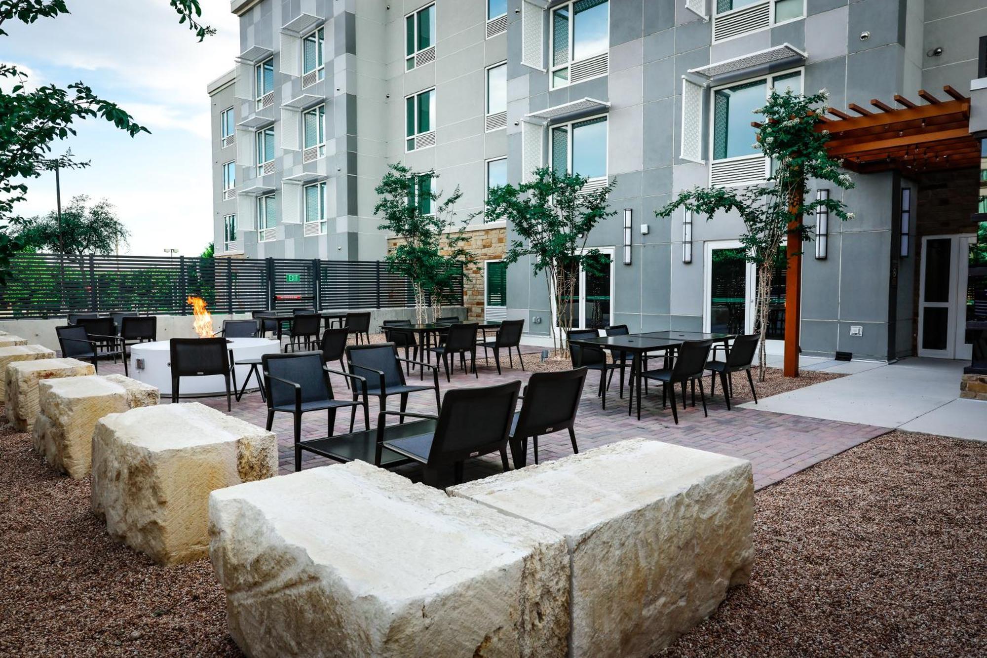 Four Points By Sheraton Austin Airport Экстерьер фото