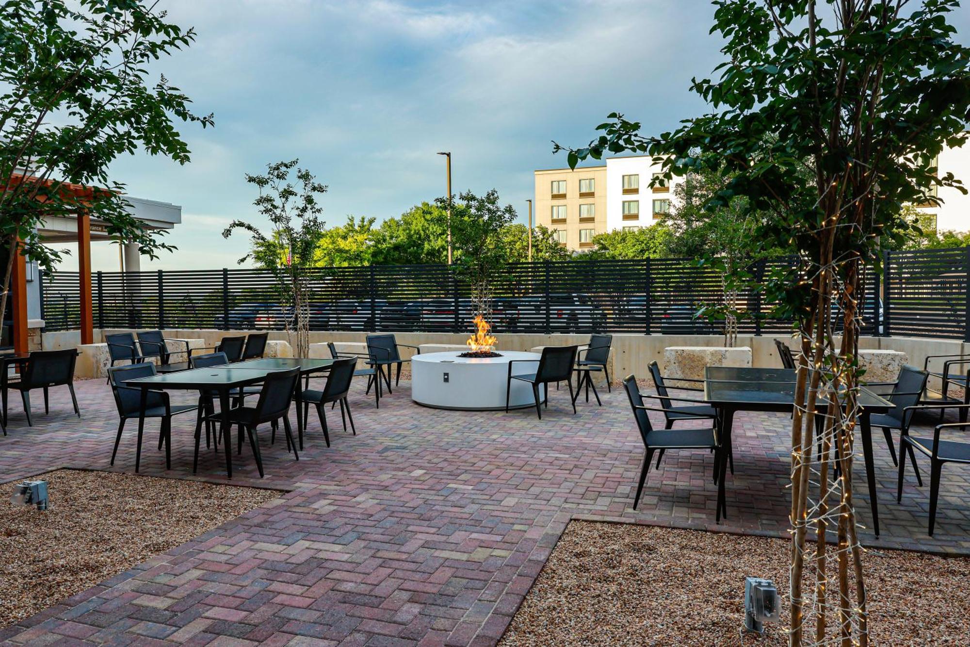 Four Points By Sheraton Austin Airport Экстерьер фото
